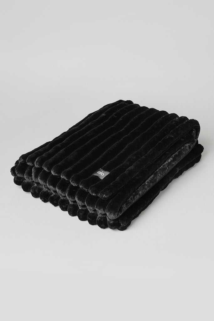 Blanket Alo Yoga Faux Fur Černé | KXMFSRL-05