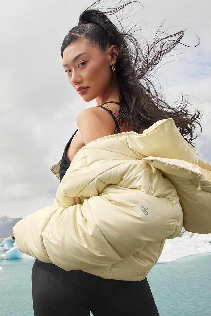 Bunda Puffer Alo Yoga Pearlized Pristine Puffer Světle Žluté | RGYPEQT-91