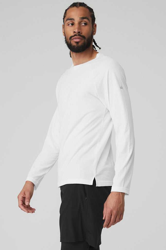 Long Sleeve Alo Yoga Triumph Tee Bílé | SIXMJPV-14