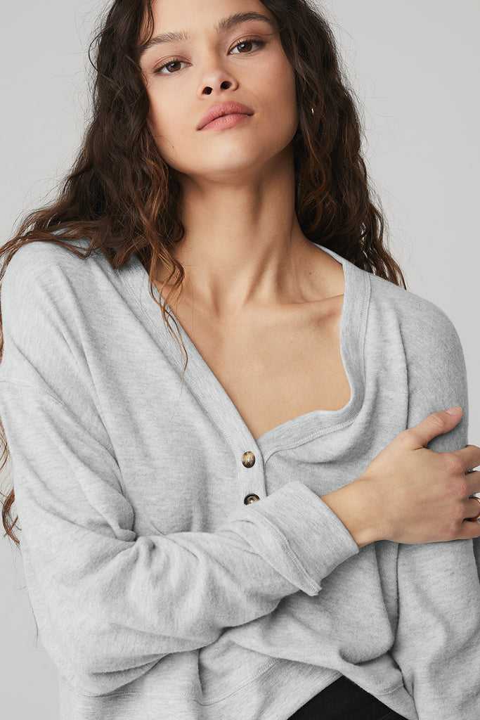 Mikiny Alo Yoga Alolux Soho Crop Henley Šedé | YACTEUX-12