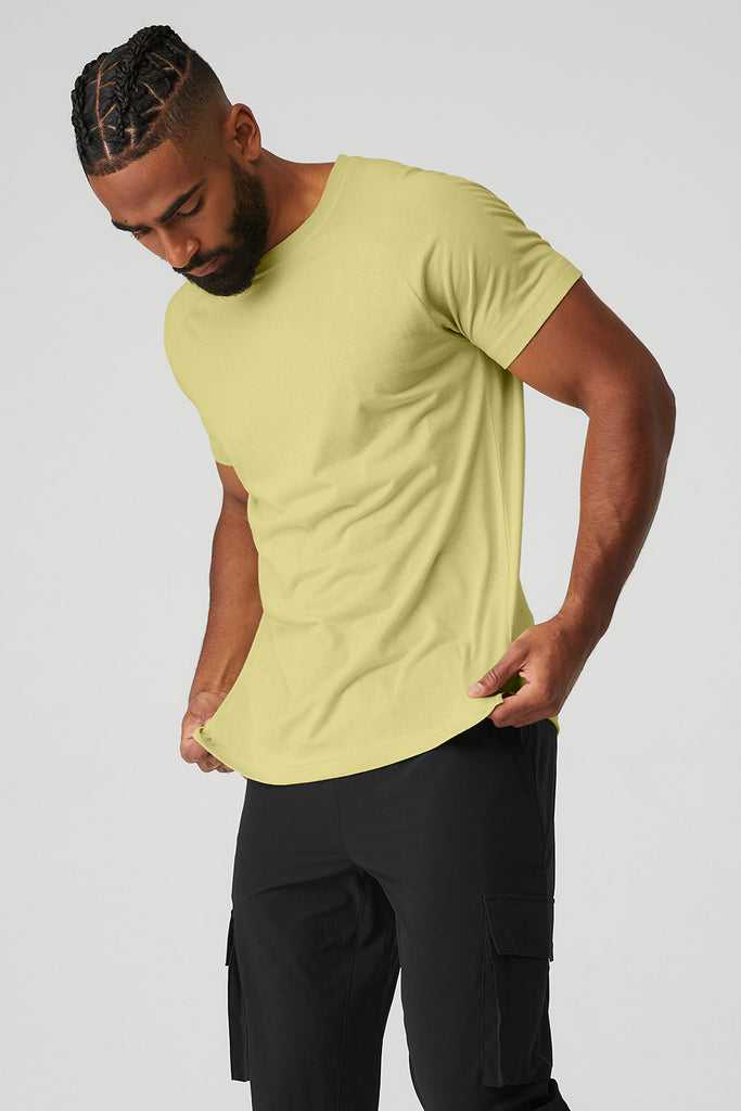 Short Sleeve Alo Yoga The Triumph Crew Neck Tee Žluté | JLYEVRA-75