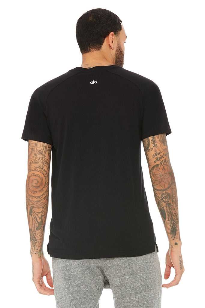 Short Sleeve Alo Yoga The Triumph Crew Neck Tee Černé | PYMRUKA-51