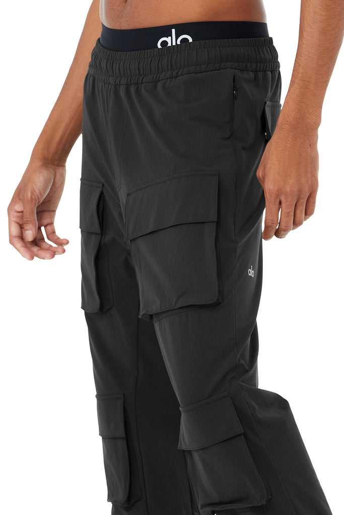 Sportovní Kalhoty Alo Yoga Cargo Venture Pant Černé | XCAYRVL-29