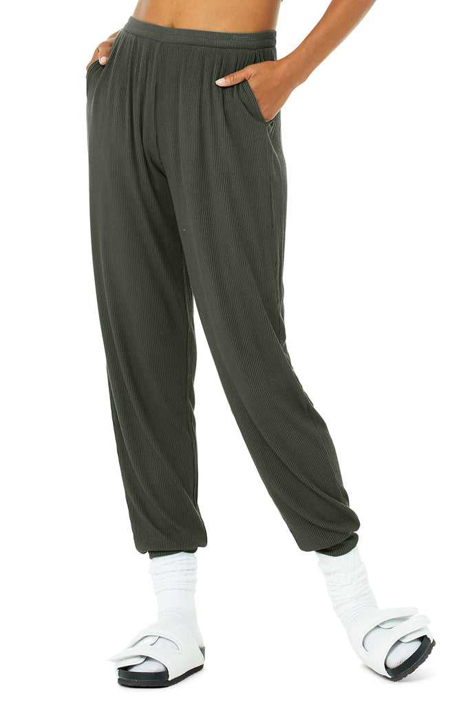 Sportovní Kalhoty Alo Yoga High-Pasem Žebrovaný Whisper Pant Tmavě Zelene | XDPCTSK-45