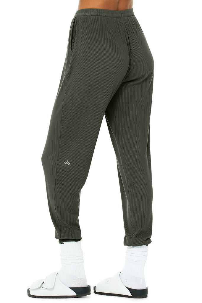 Sportovní Kalhoty Alo Yoga High-Pasem Žebrovaný Whisper Pant Tmavě Zelene | XDPCTSK-45