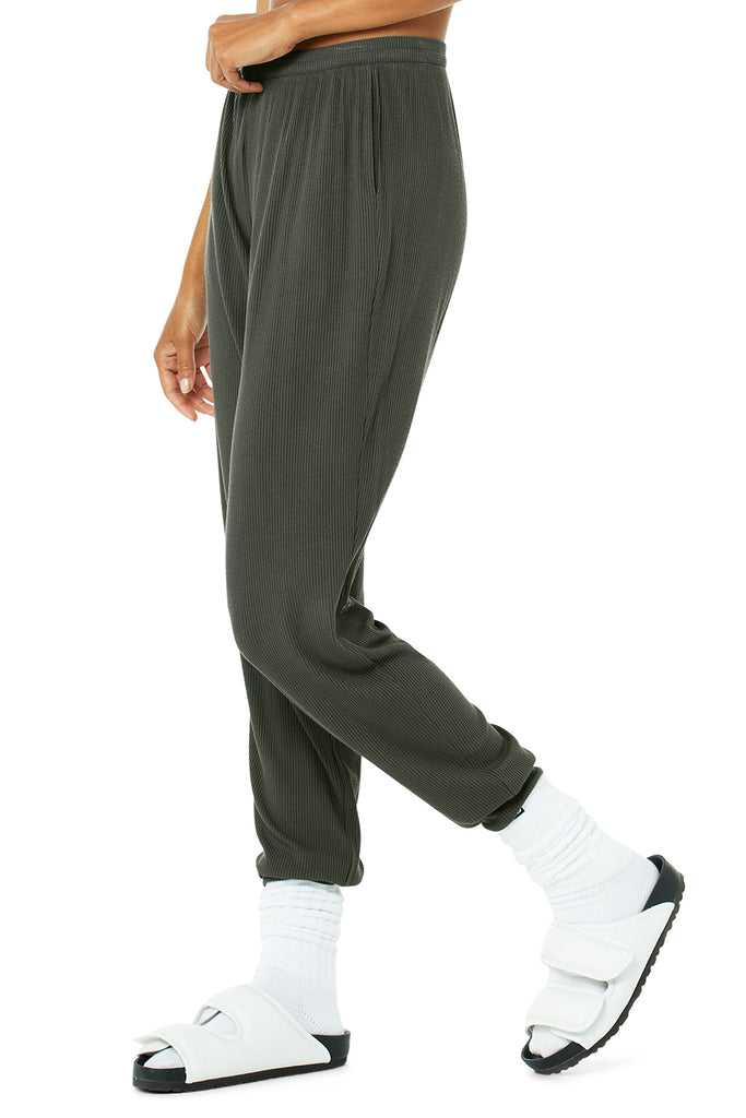 Sportovní Kalhoty Alo Yoga High-Pasem Žebrovaný Whisper Pant Tmavě Zelene | XDPCTSK-45