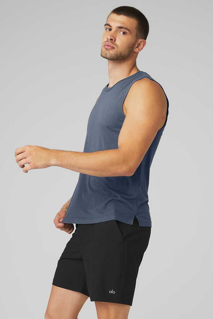 Tílko Alo Yoga The Triumph Muscle Tmavě Blankyt Blankyt | BIJKQMN-87